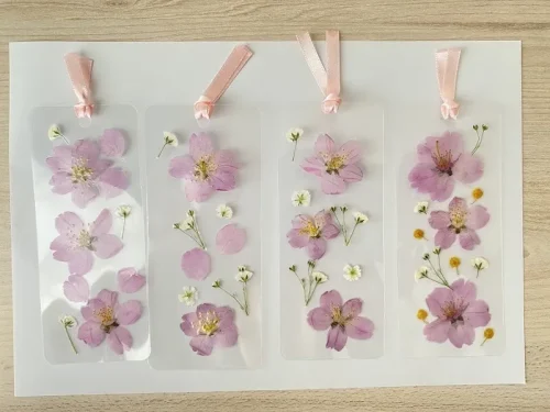 生花で押し花　ラミネートを使ってしおりを作る方法