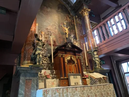 屋根裏の教会博物館2