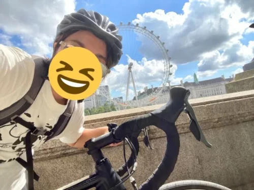 ロンドン市内をサイクリング ロンドンアイ