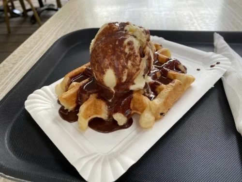 Waffle Wagon ワッフル