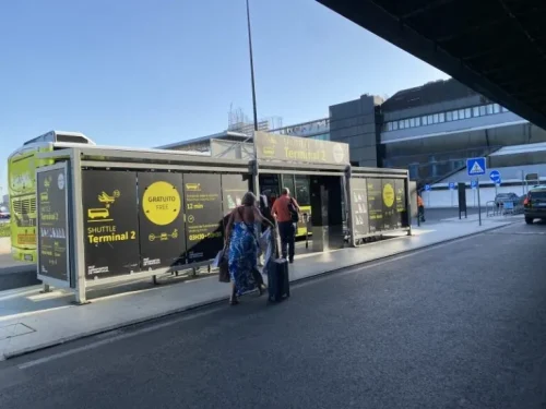リスボンからバルセロナ　空港　ターミナル