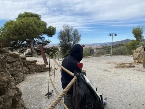 スペイン　バルセロナ　グエル公園　見どころ　三つの十字架の丘