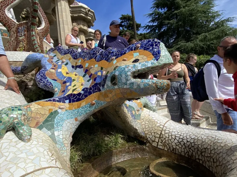 スペイン　バルセロナ　グエル公園　所要時間　見どころ